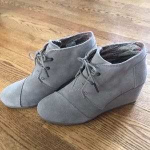 TOMS wedge
